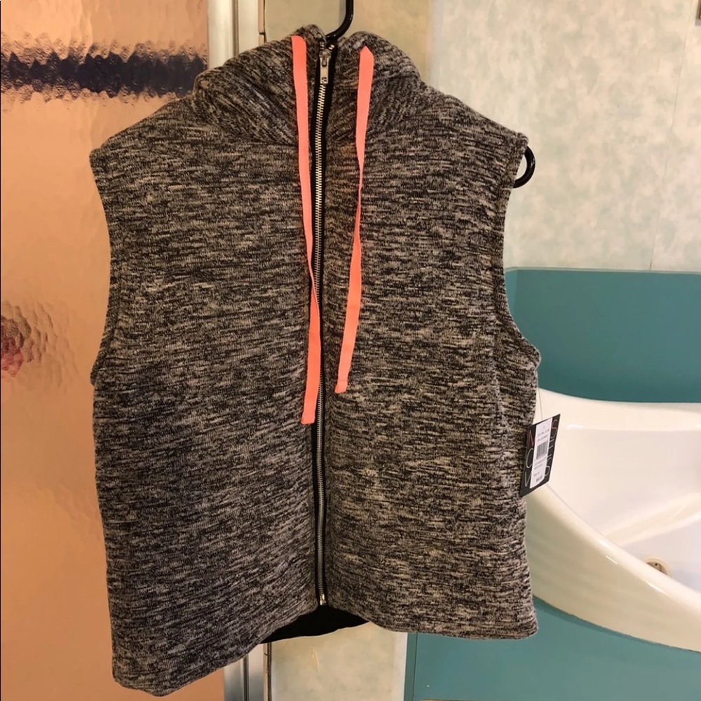 Women’s sweater vest